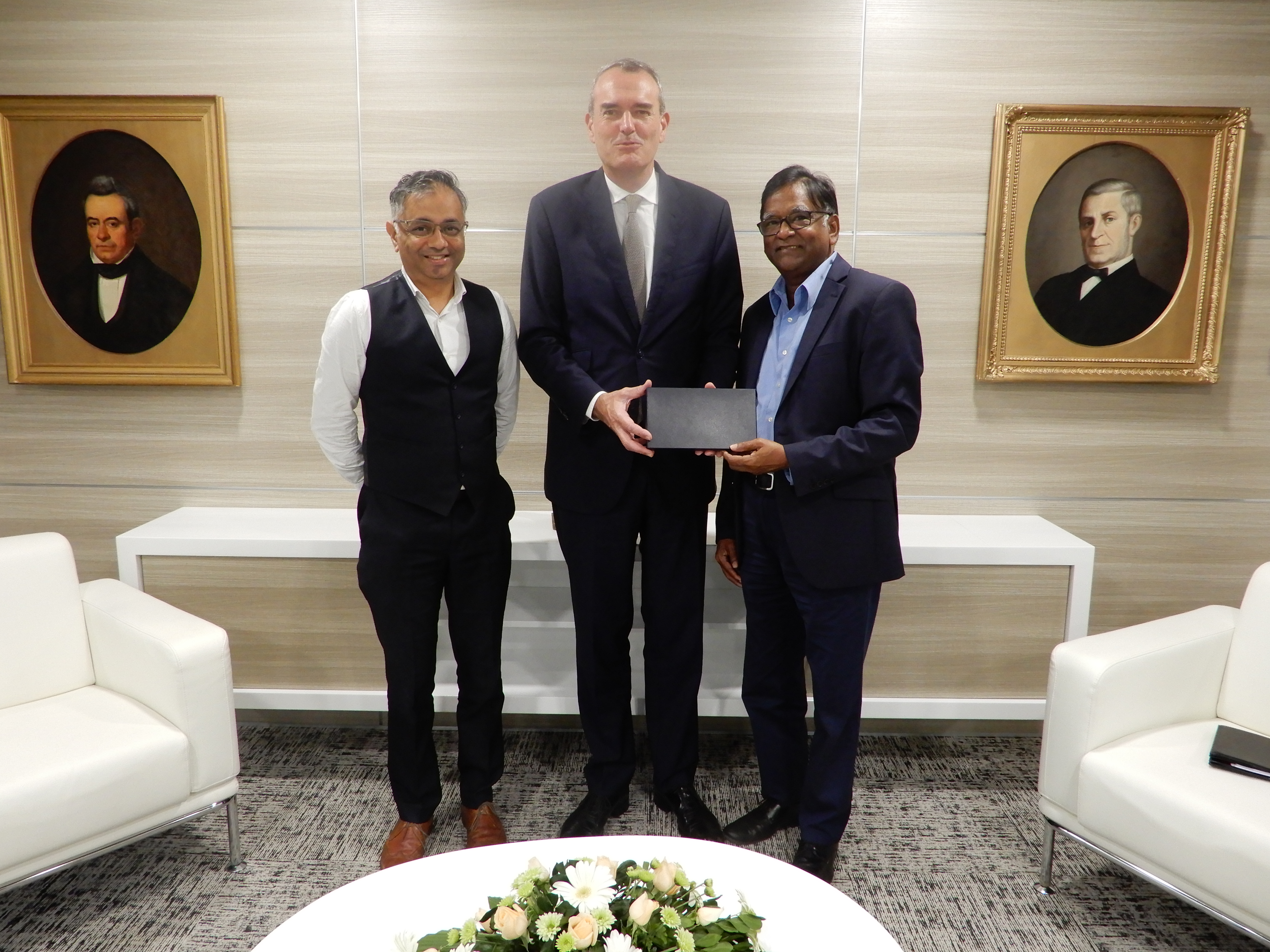 Visite d'adieu de l'Ambassadeur de France